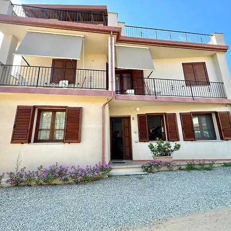 Beach Houses * בארי סארדו